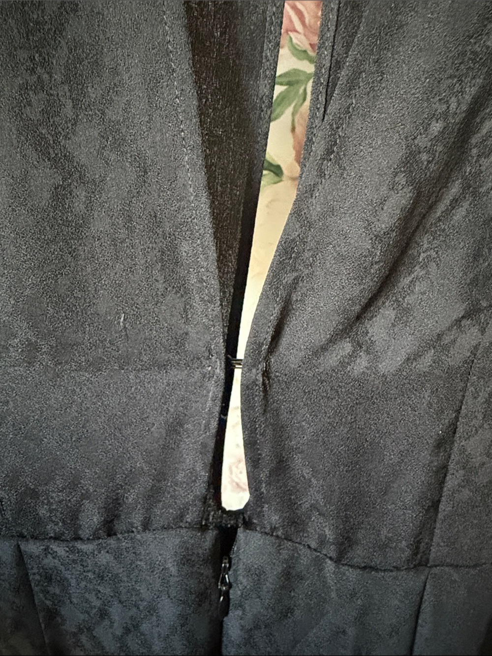 Reformation 100% SILK Black Wide Leg size 4 Women’s Deep V Jumpsuit - Picture 5 of 8